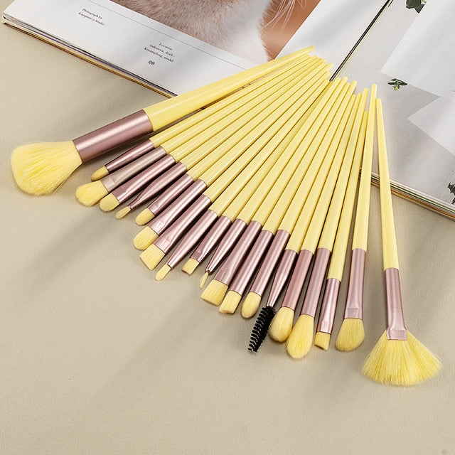 SoftGlow™-Fluffy Makeup Brushes Set